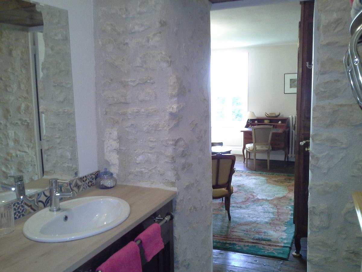 Bed and Breakfast Le Logis De Ruelle Exterior foto